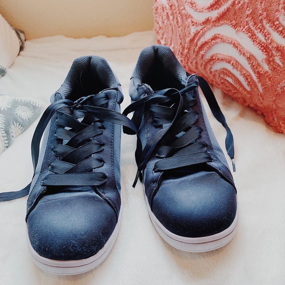 STEVE MADDEN / MADDEN GIRL NAVY SNEAKERS